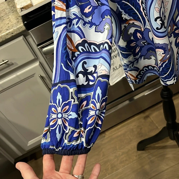 CROWN & IVY Blue paisley tunic top - Picture 5 of 12